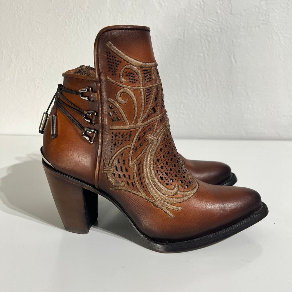 Cuadra Brown Leather Western Booties Size 7.5 | Cutout Embroidery & Heel Detail